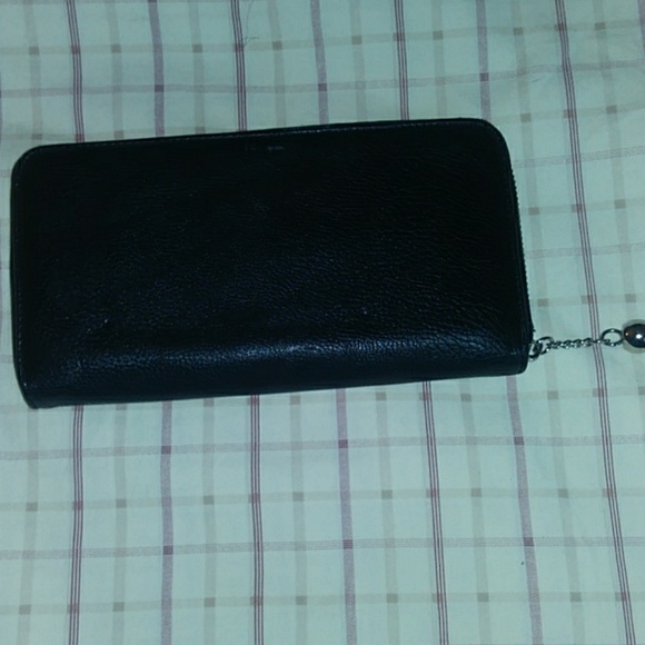 New Initial wallet - Picture 3 of 3
